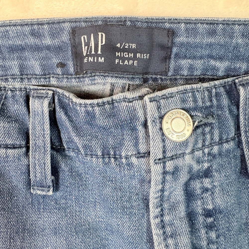 Gap High Rise Flare Jeans Women 4/27R Blue Excellent Sailor Button Detail - Picture 2 of 11